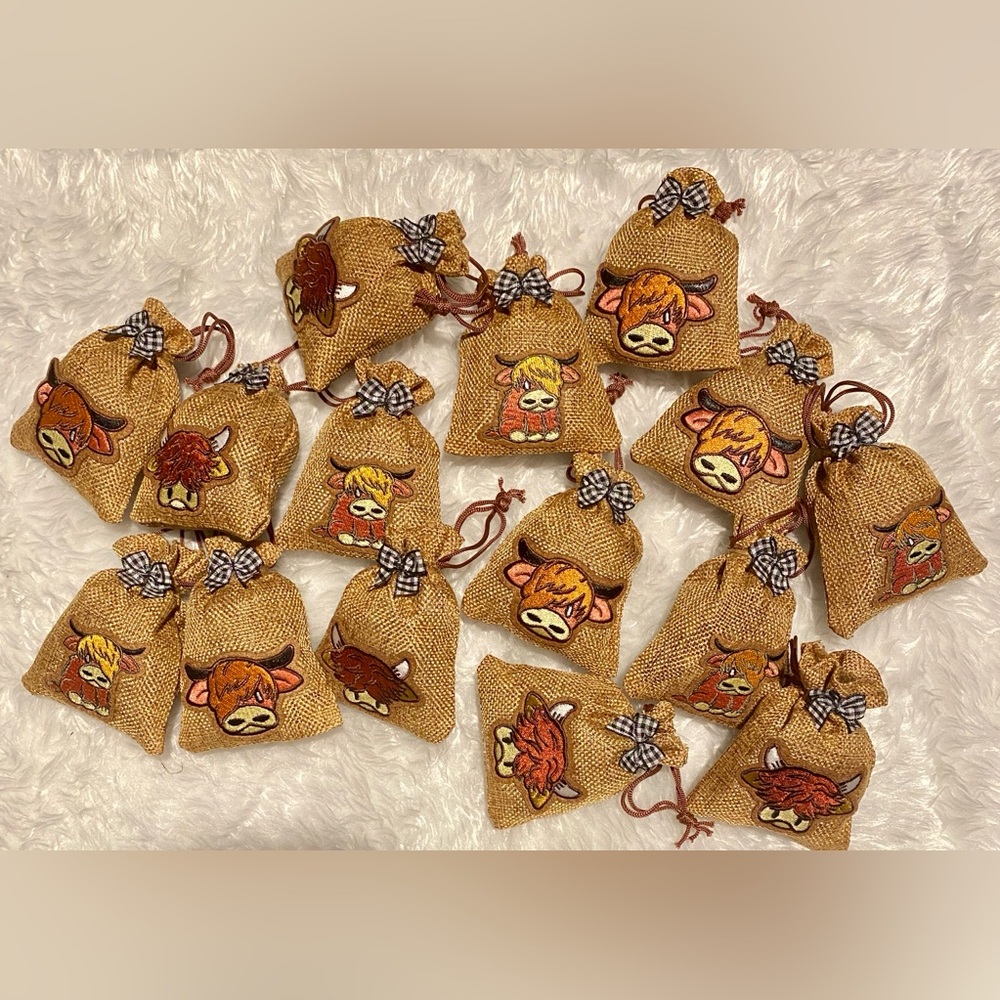 15 NEW Highland Cow Christmas Tree Ornaments
